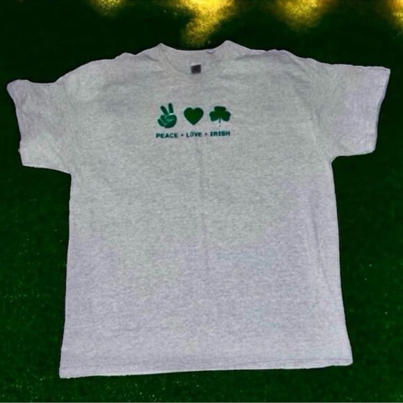 Shirt ST Patrick’s Day Graphic Peace Love Irish T-Shirt Tee Short Sleeve Size XL - Picture 14 of 16